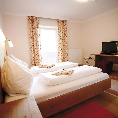 Landgasthof Ploschenberg Han/Misafirhane *