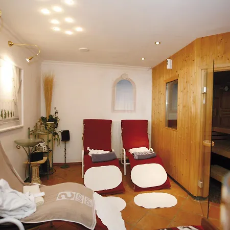 Han/Misafirhane Landgasthof Ploschenberg *